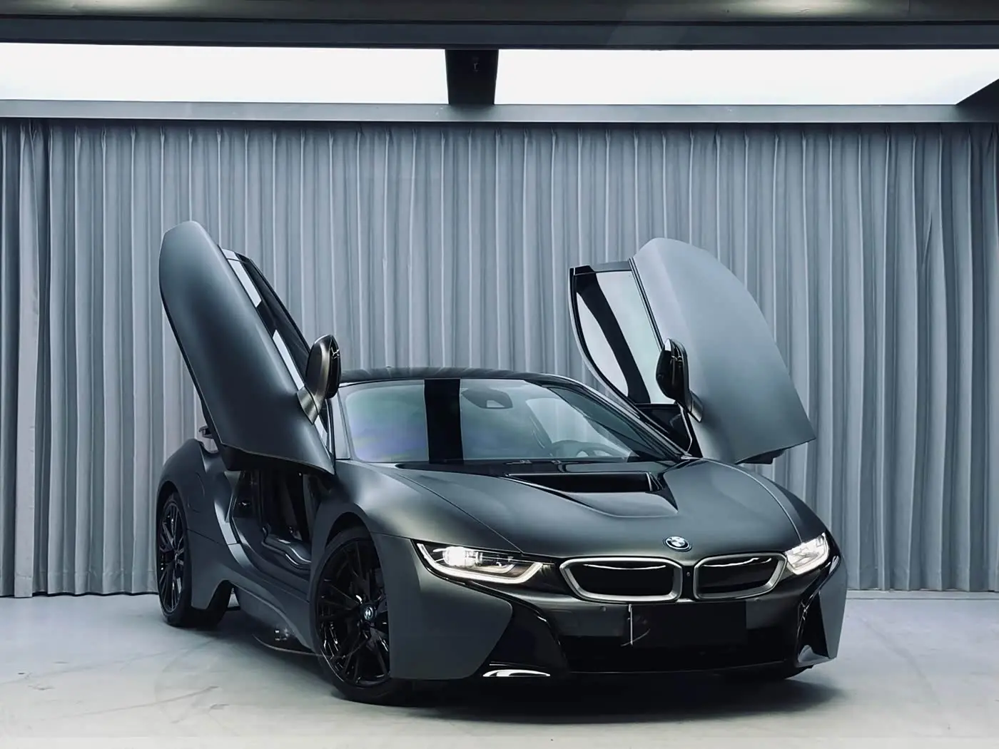 BMW i8 2019 — Фото 5/20