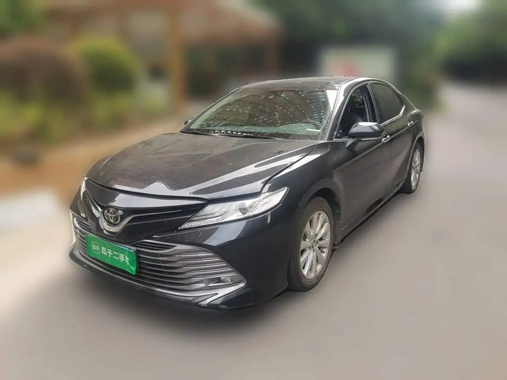 Toyota Camry 2020 — Фото 1/20