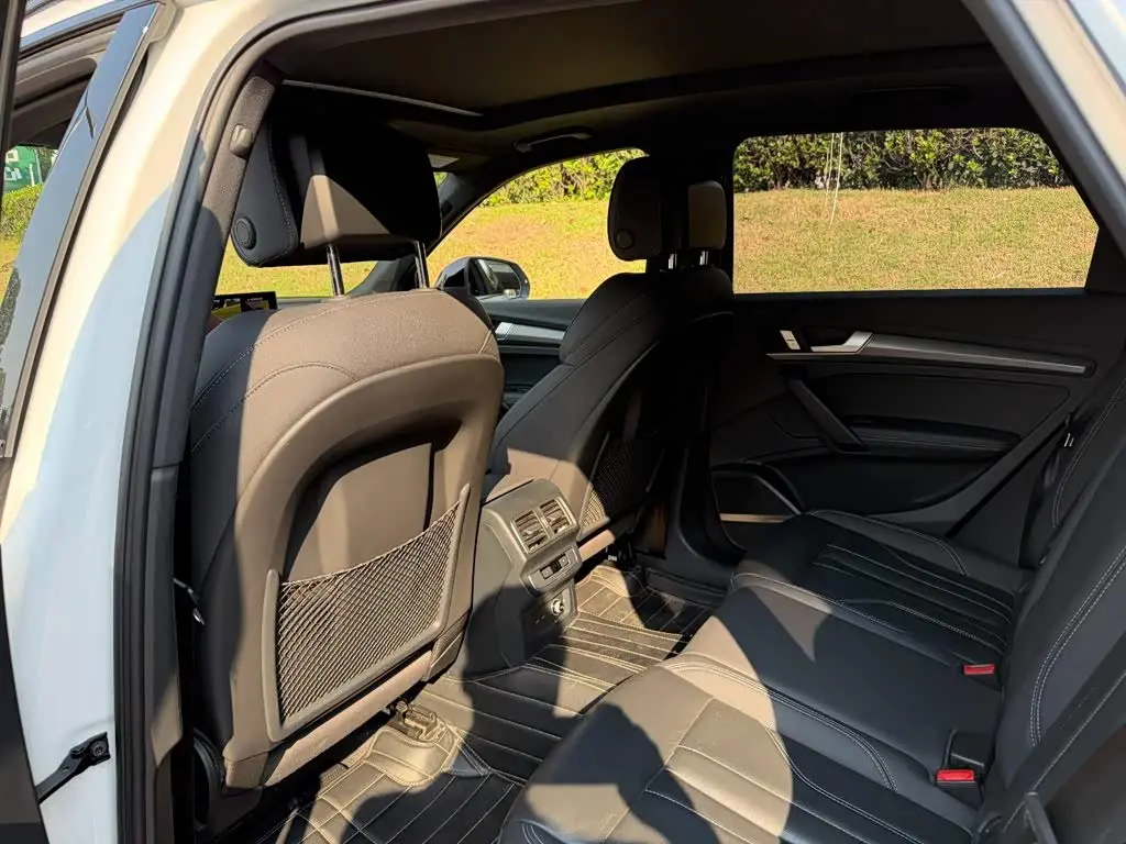 Audi Q5L 2024 — Şəkil 11/14