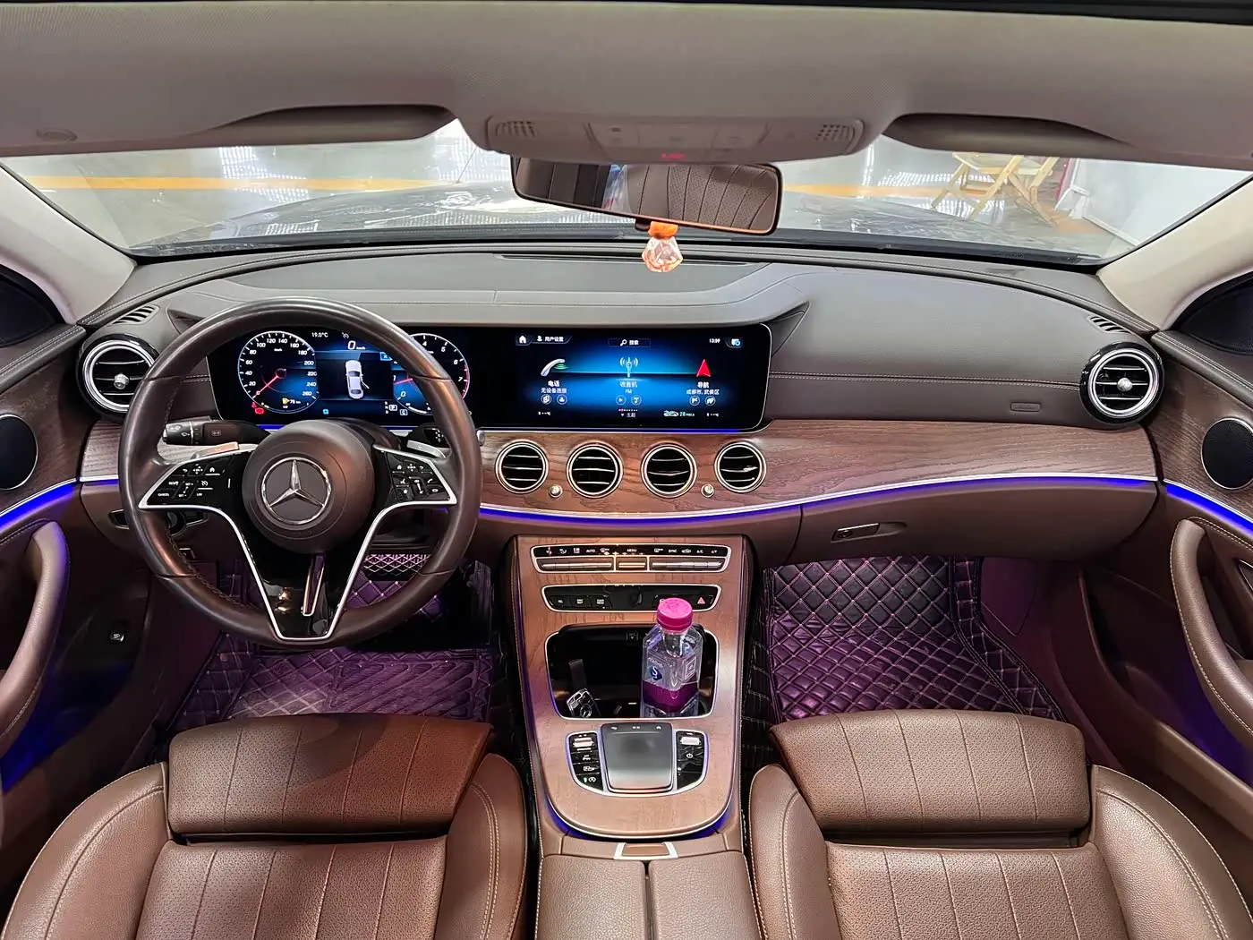 Mercedes-Benz E-Class 2023 — Photo 6/9