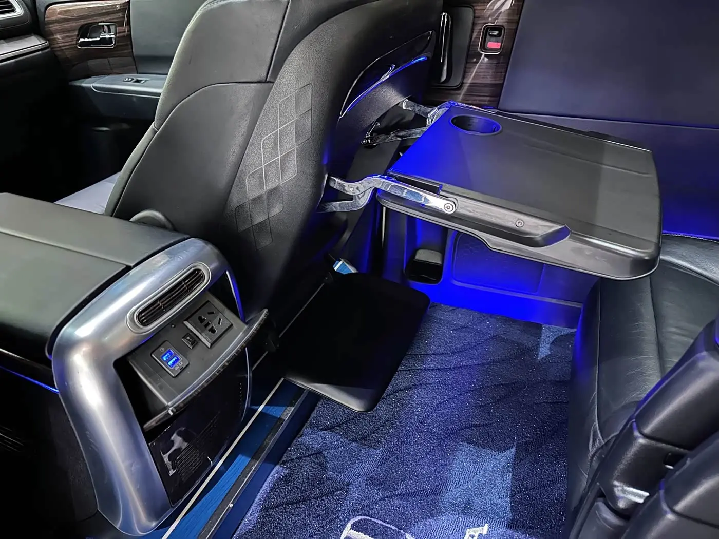 Honda Elysion 2018 — Photo 8/13