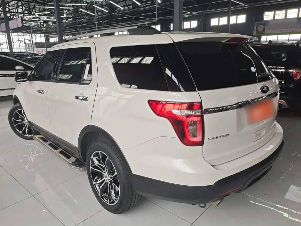 Ford Explorer 2015 — Фото 7/16
