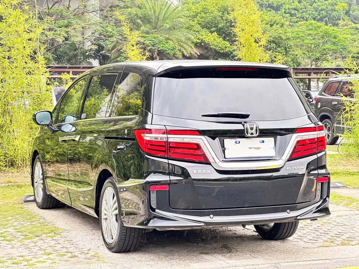 Honda Elysion 2019 — Şəkil 18/20