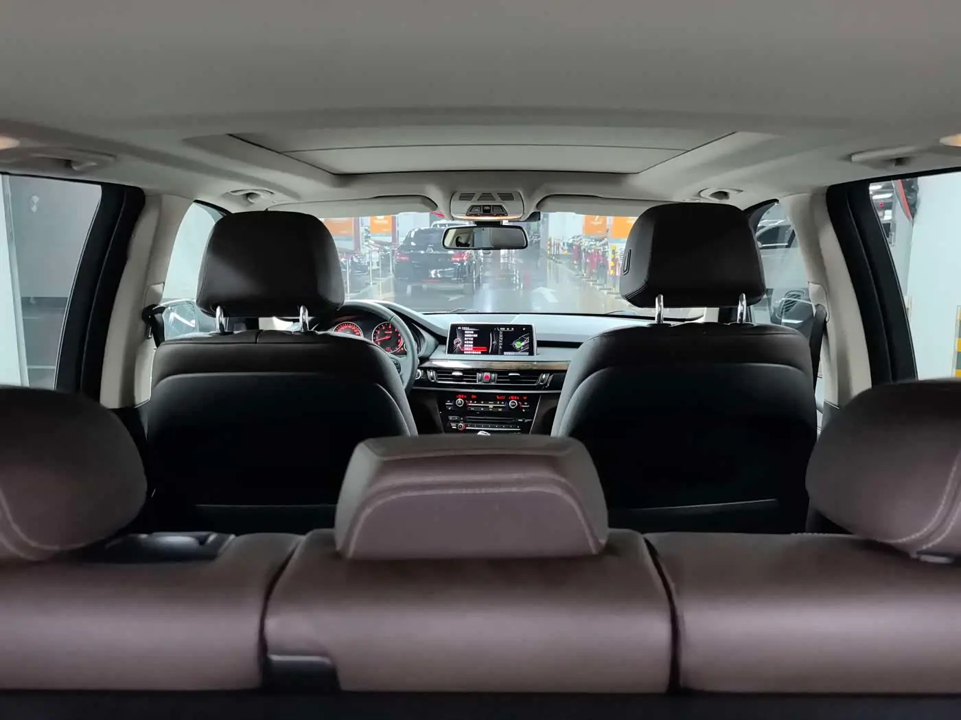 BMW X5 2015 — Photo 13/16