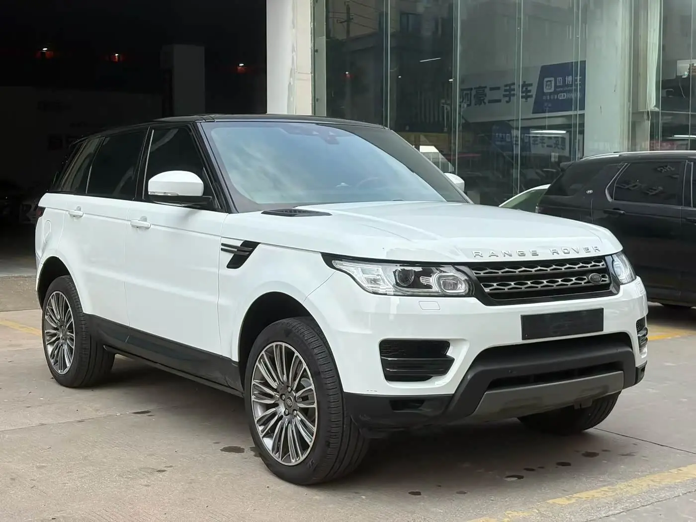Land Rover Range Rover Sport 2017 — Фото 3/9