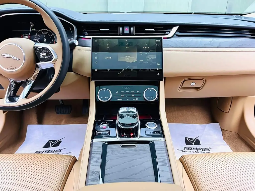 Jaguar XFL 2024 — Фото 12/15