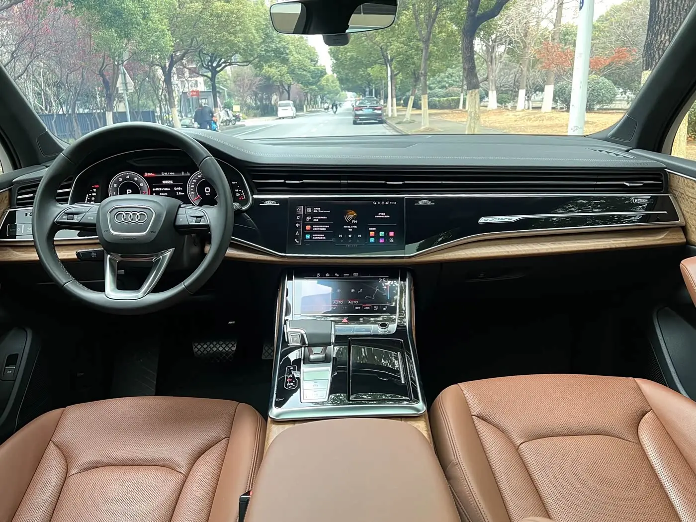 Audi Q7 2023 — Photo 12/20