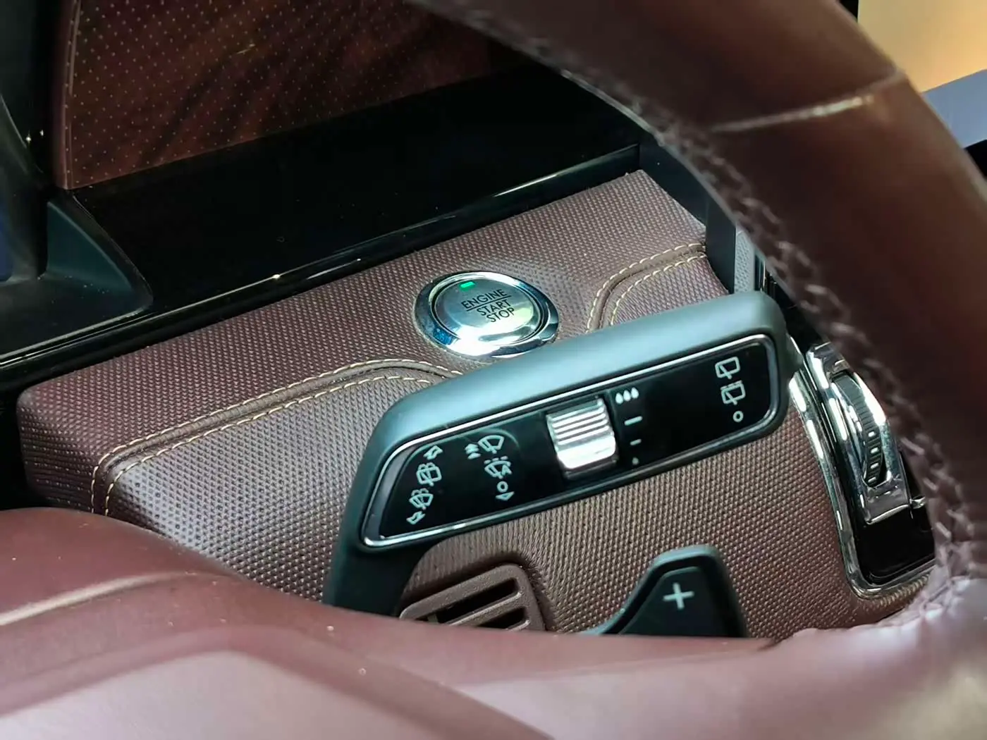 Lincoln Navigator 2021 — Şəkil 18/20