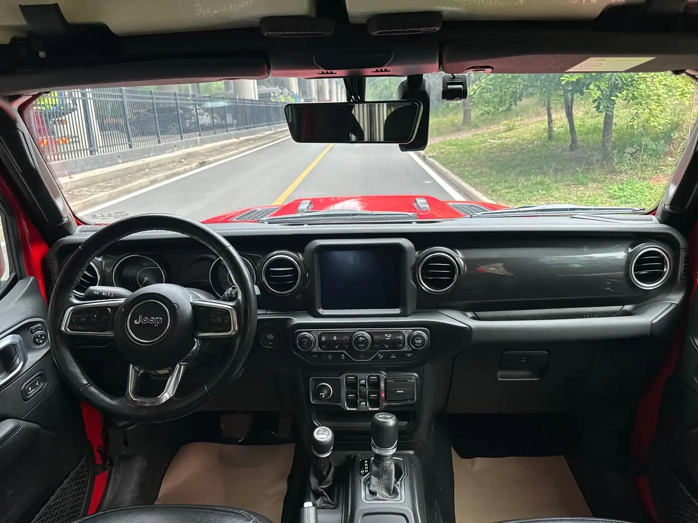 Jeep Wrangler 2022 — Фото 16/20