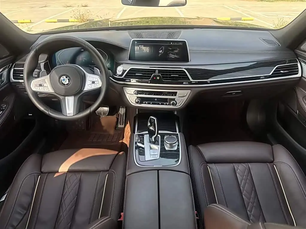 BMW 7 Series 2022 — Şəkil 8/11