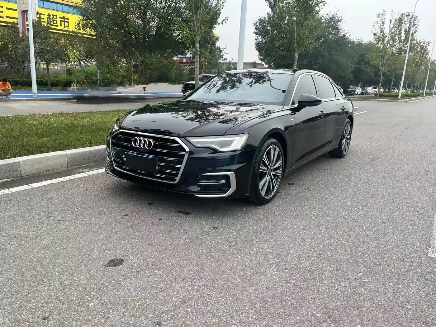 Audi A6L 2025 — Фото 1/20