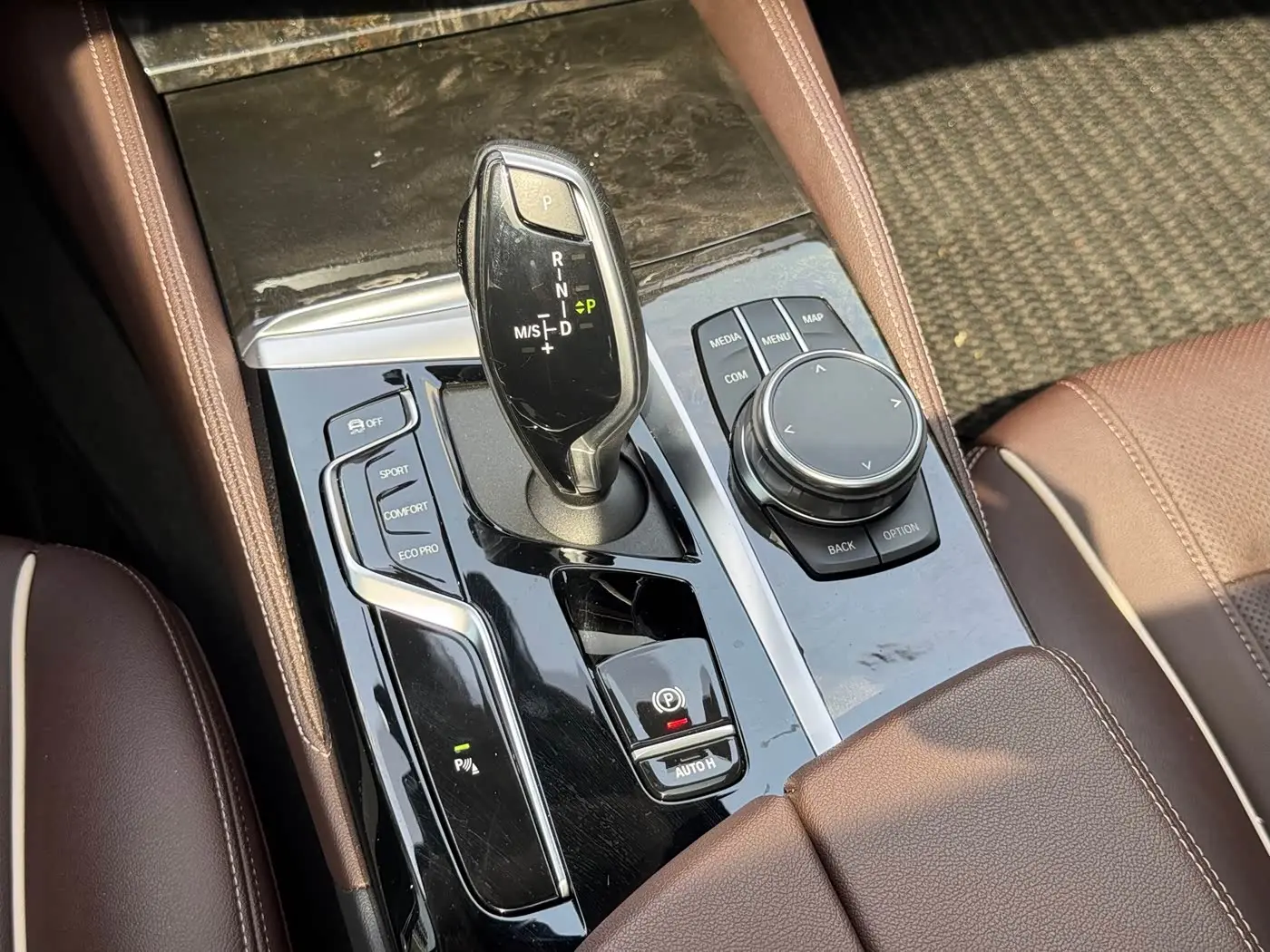 BMW 5 Series 2023 — Şəkil 19/20