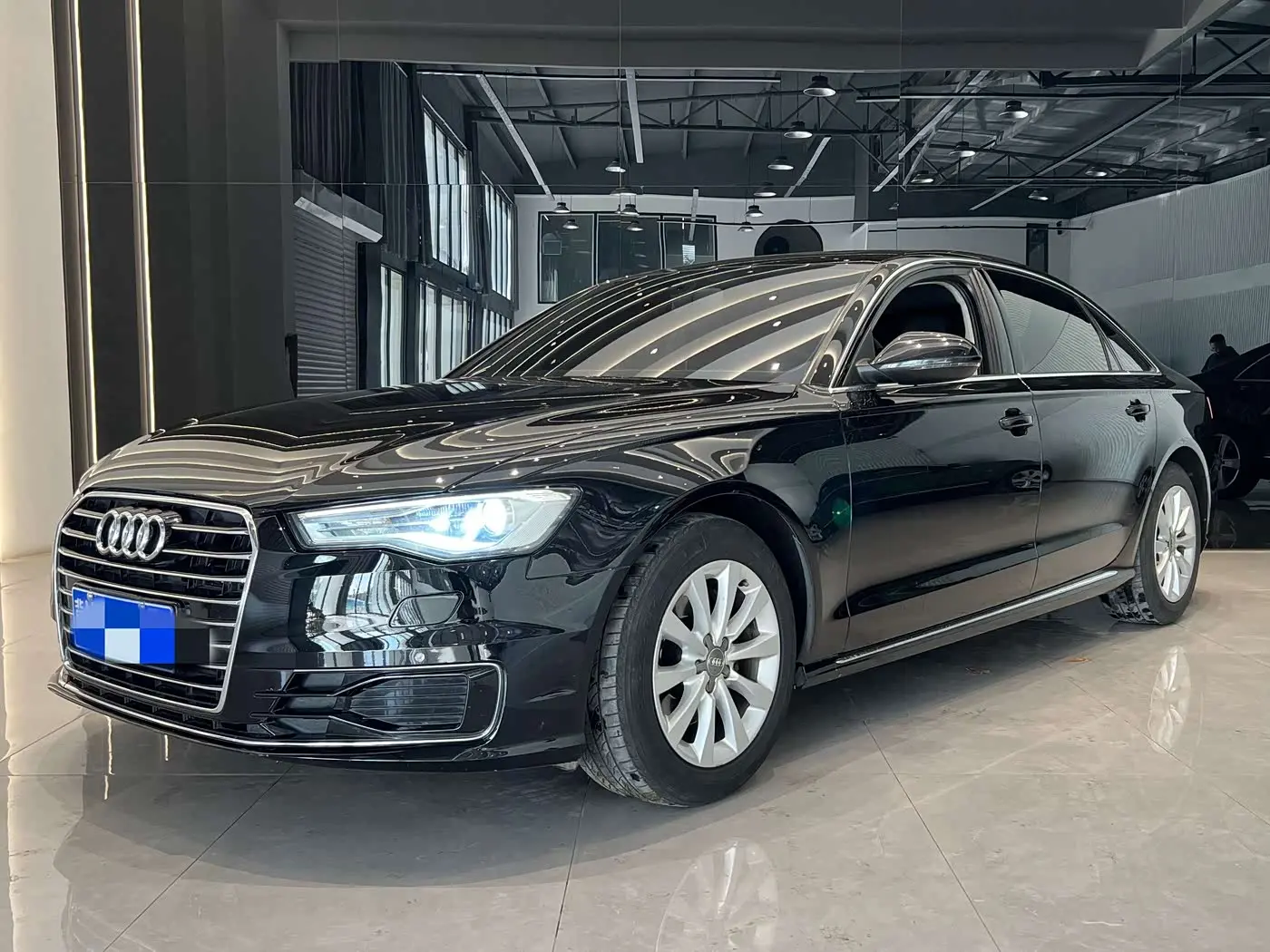 Audi A6L 2017 — Şəkil 1/9