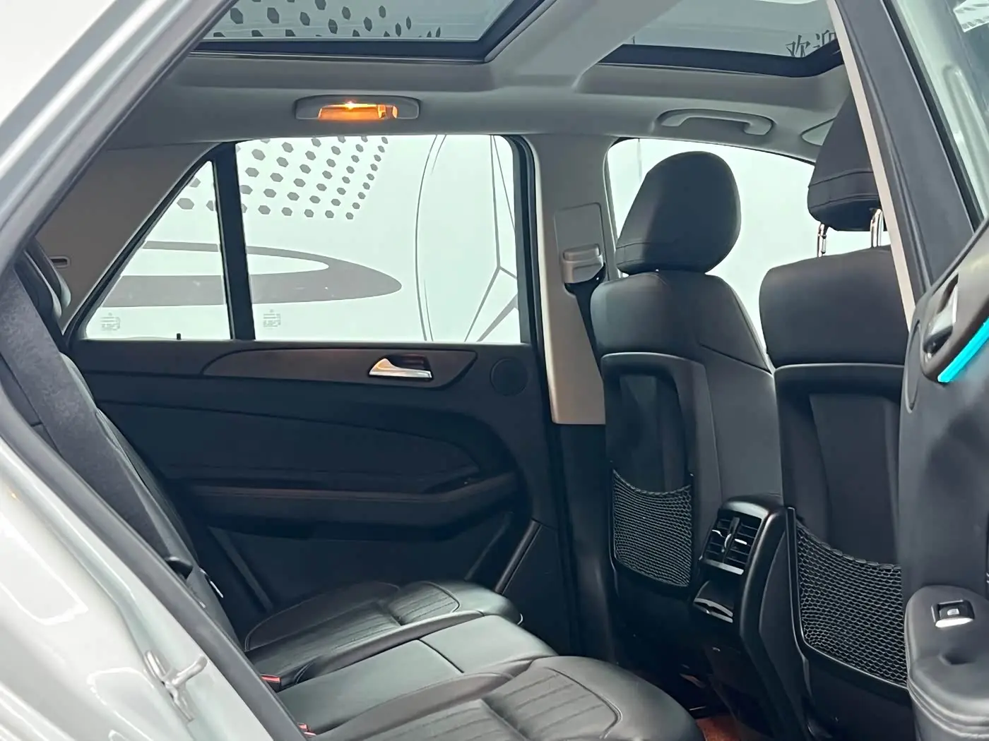 Mercedes-Benz GLE 2018 — Şəkil 10/13