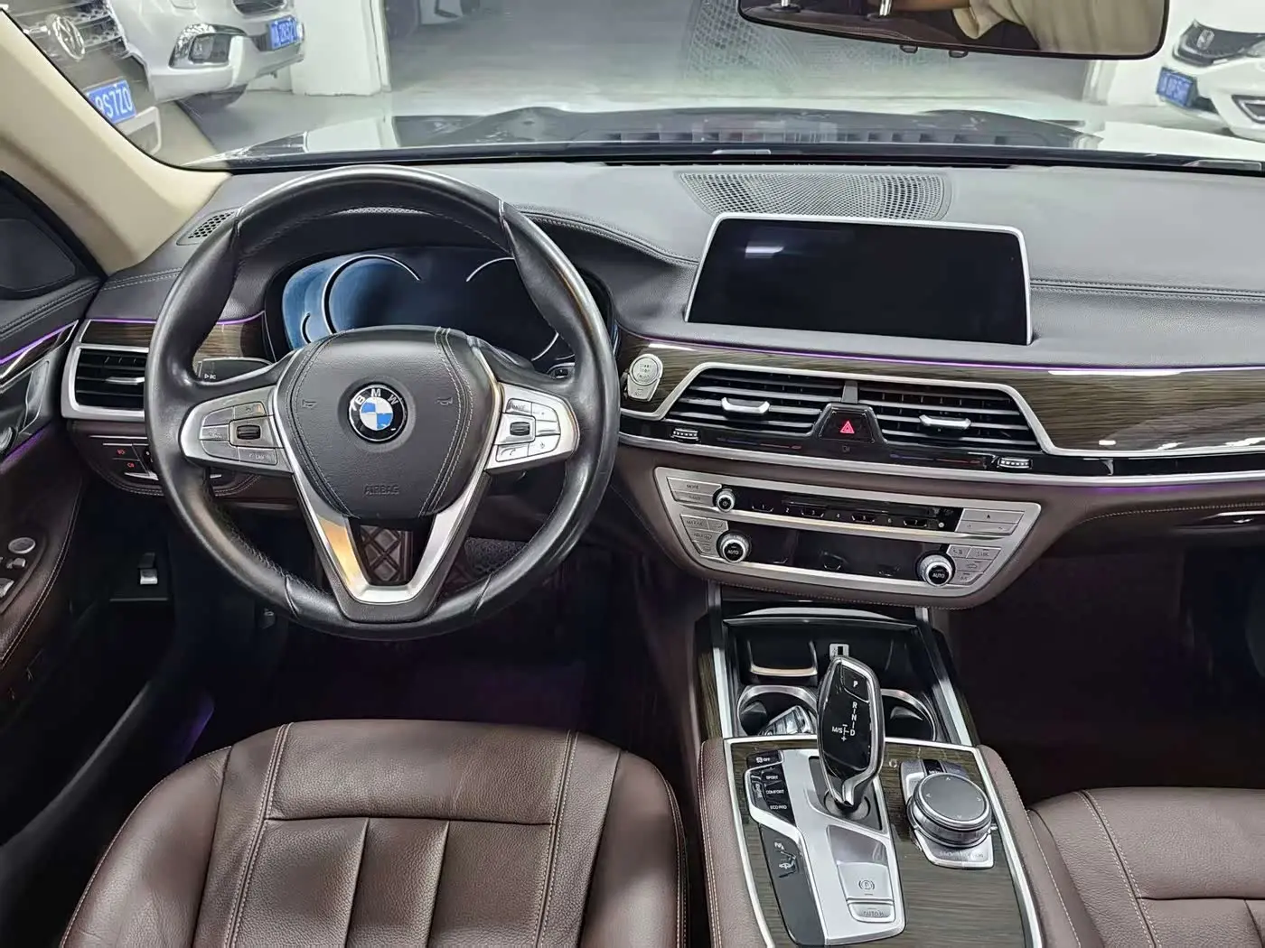 BMW 7 Series 2017 — Şəkil 18/19