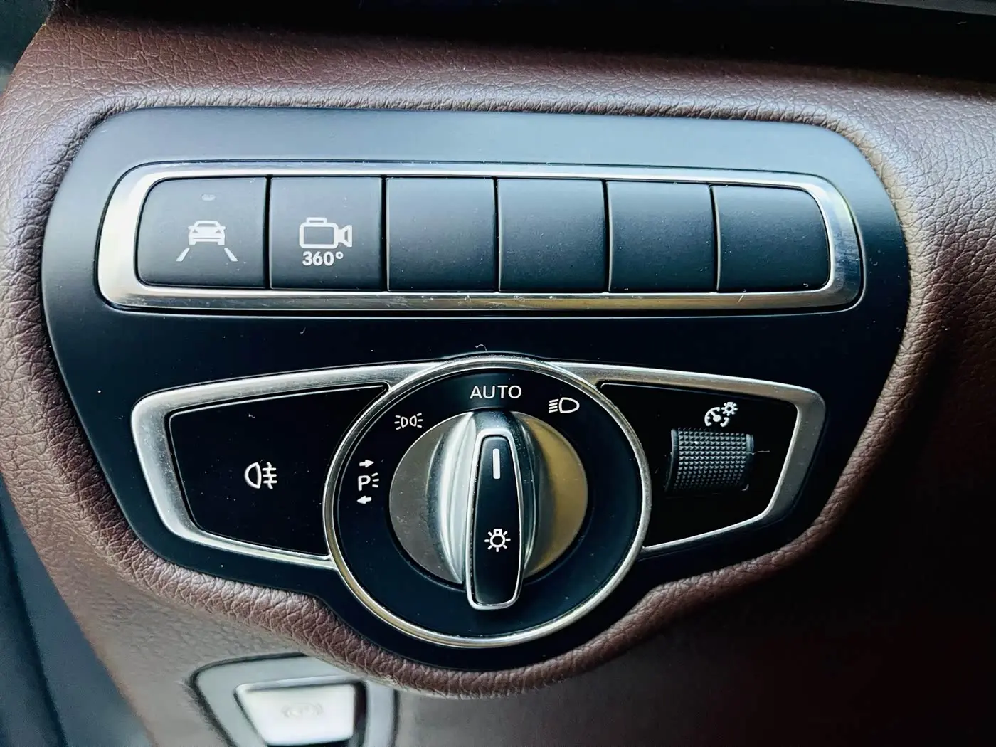 Mercedes-Benz V-Class 2023 — Фото 20/20