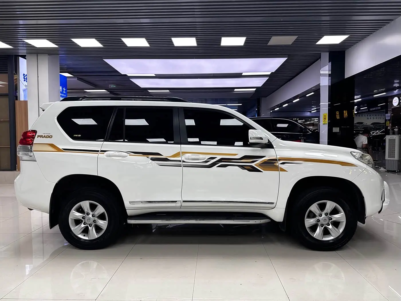 Toyota Prado 2013 — Photo 8/15