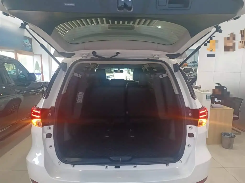 Toyota Fortuner 2019 — Фото 19/20
