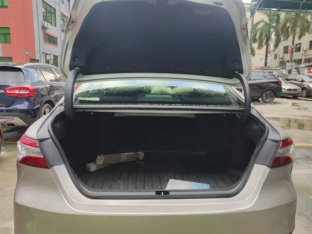 Toyota Camry 2019 — Photo 19/20