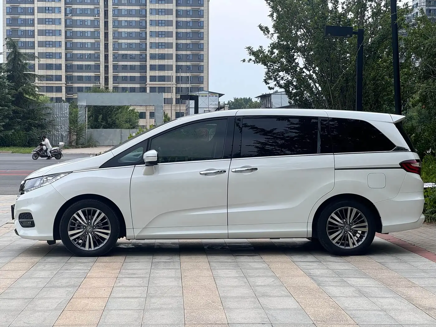 Honda Odyssey 2019 — Фото 3/12