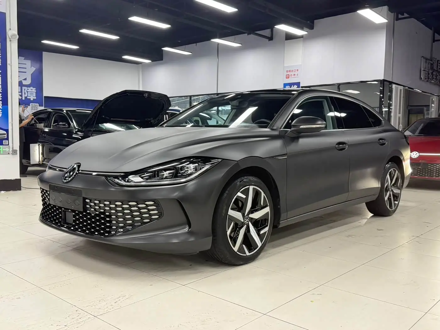 Volkswagen Lamando 2023 — Photo 1/20