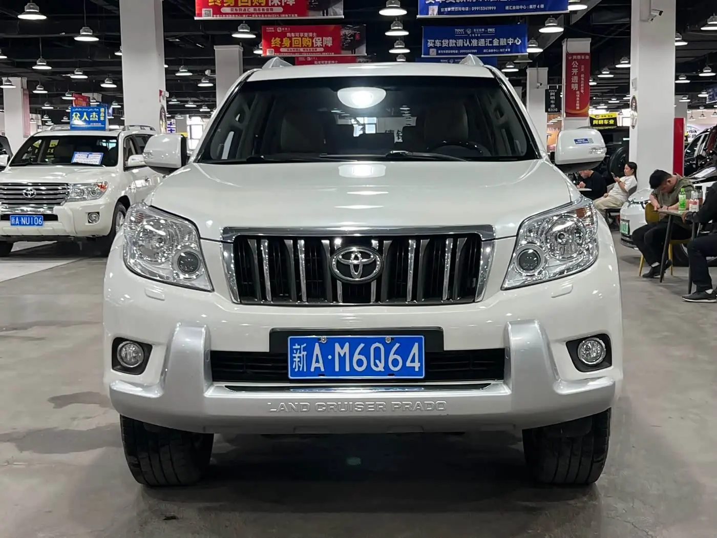 Toyota Prado 2013 — Photo 1/9