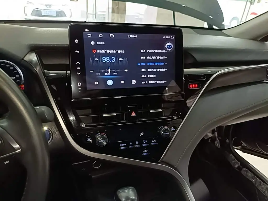 Toyota Camry 2024 — ფოტო 6/20