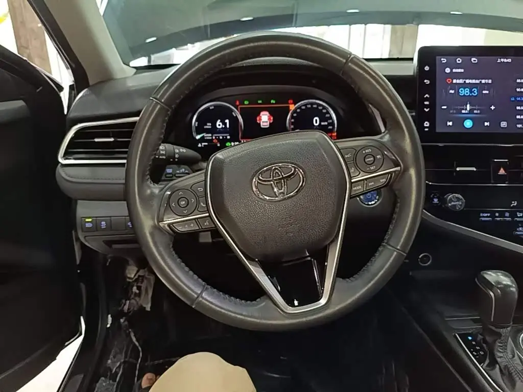 Toyota Camry 2024 — ფოტო 4/20