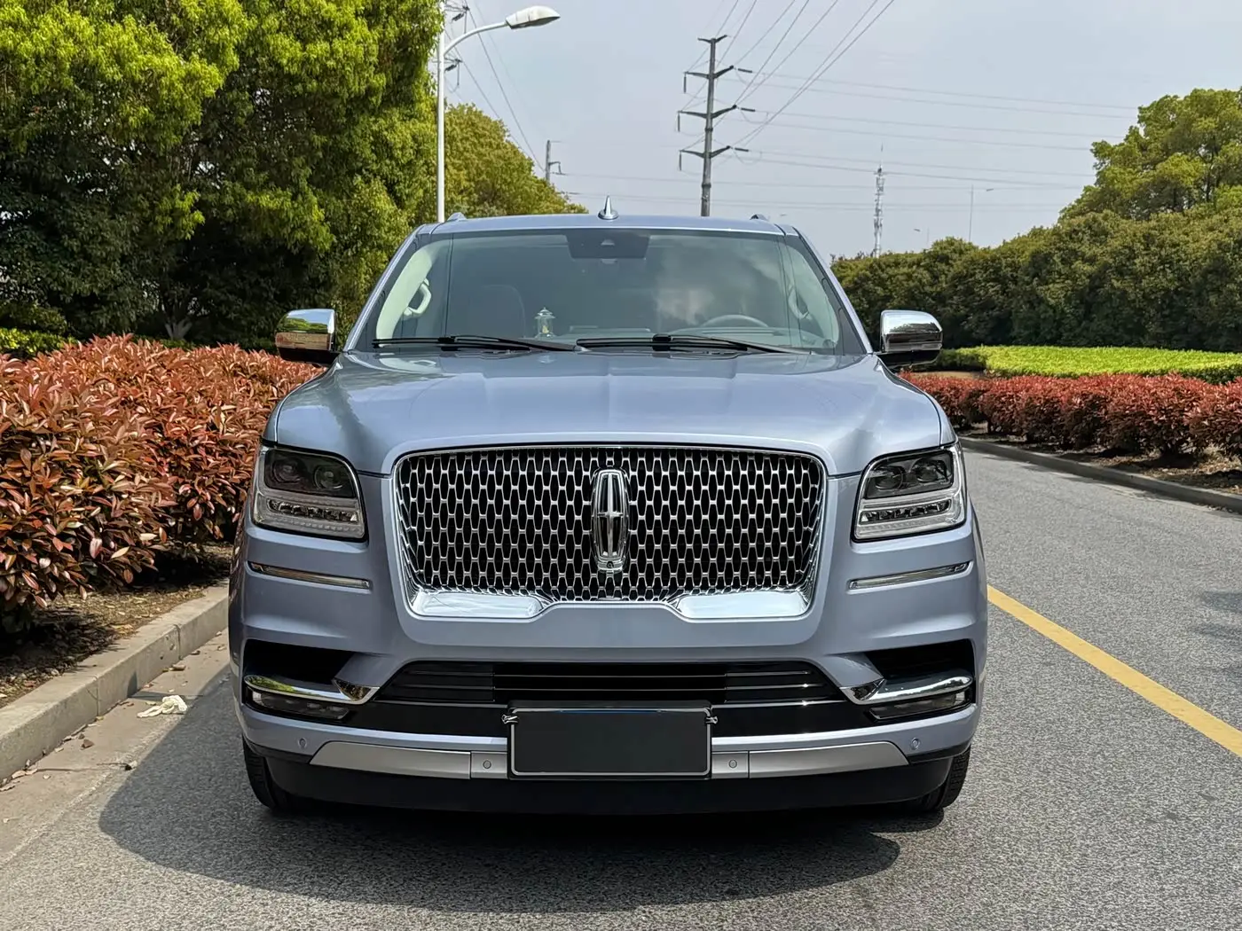 Lincoln Navigator 2022 — Şəkil 2/17