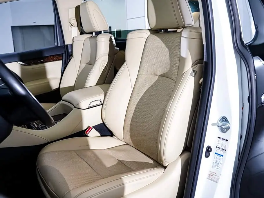 Toyota Alphard 2020 — Photo 18/20