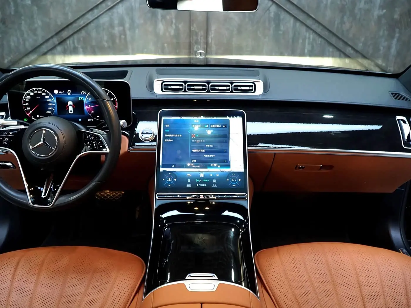 Mercedes-Benz S-Class 2023 — Photo 7/20
