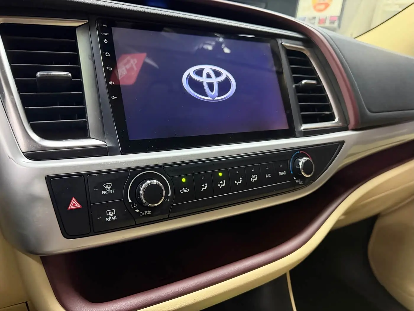 Toyota Highlander 2017 — Photo 10/20