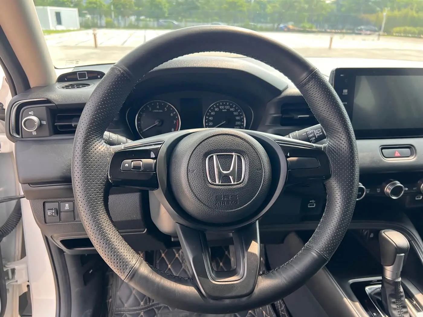 Honda Vezel 2023 — Фото 14/17