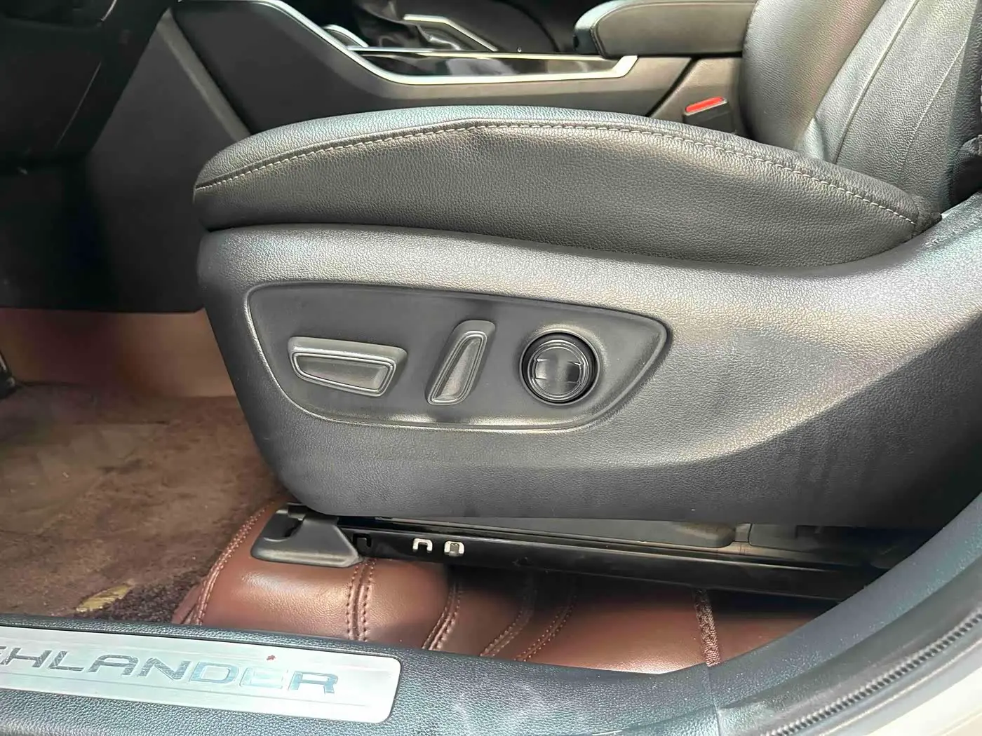 Toyota Highlander 2024 — Şəkil 14/19