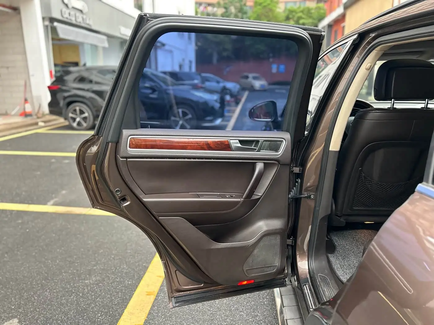 Volkswagen Touareg 2012 — Şəkil 14/20