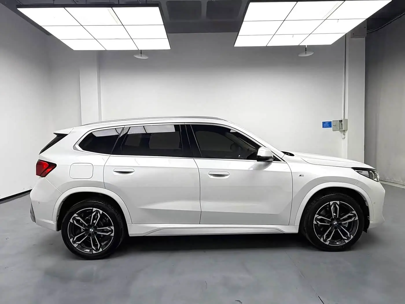 BMW X1 2024 — Фото 8/9