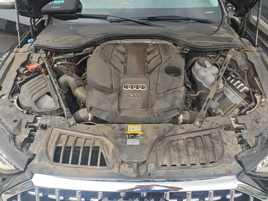 Audi A8 2023 — Photo 10/16
