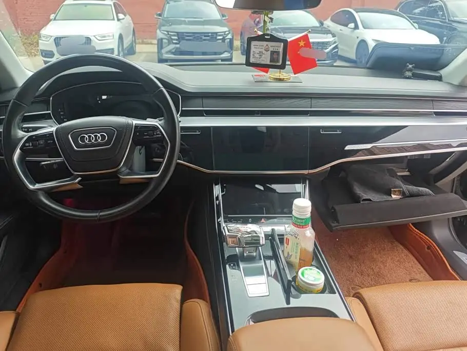 Audi A8 2023 — Photo 12/16