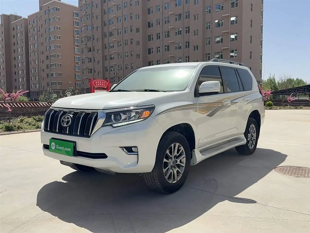 Toyota Prado 2018 — Photo 2/13