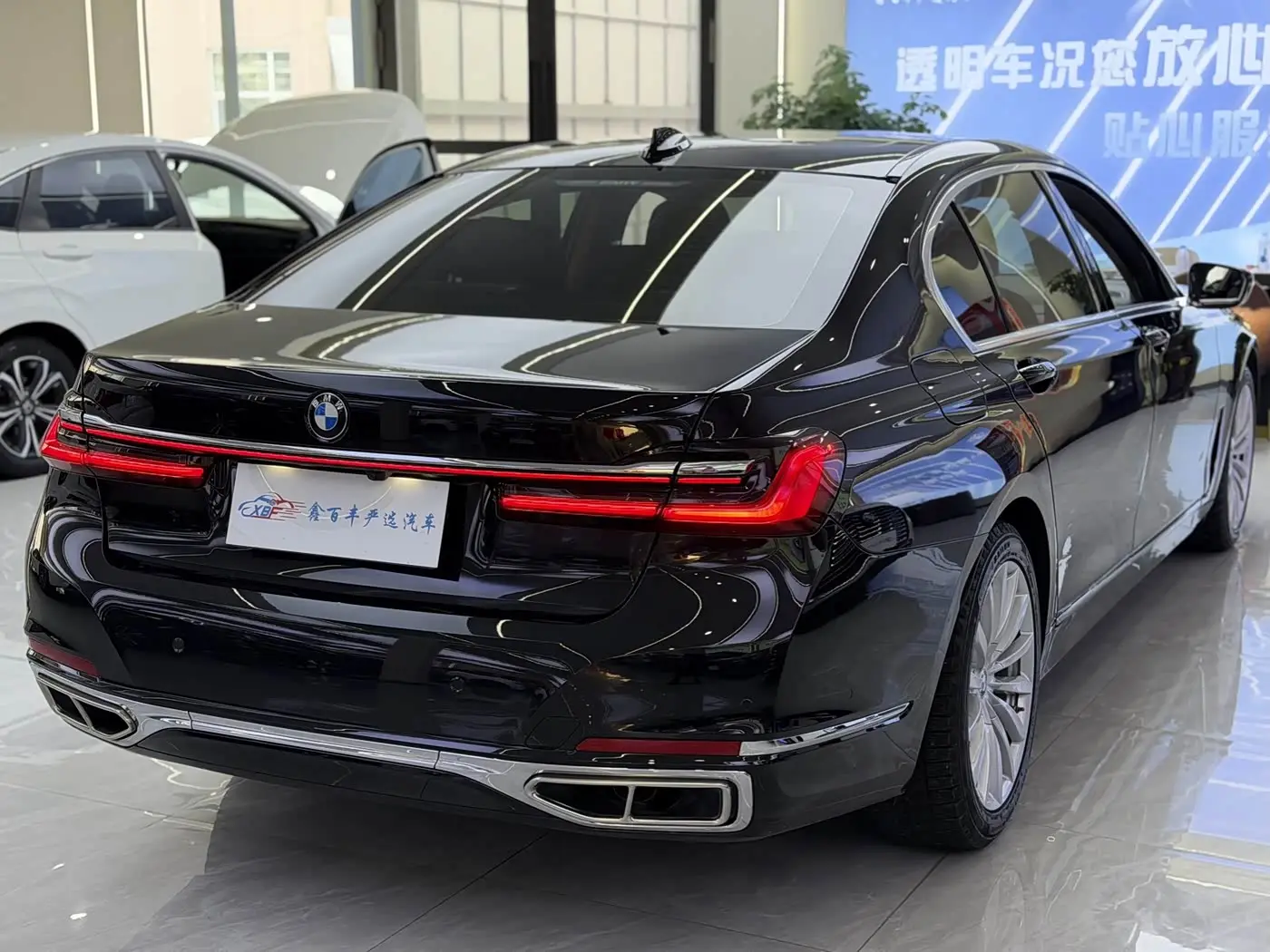 BMW 7 Series 2020 — Фото 10/12
