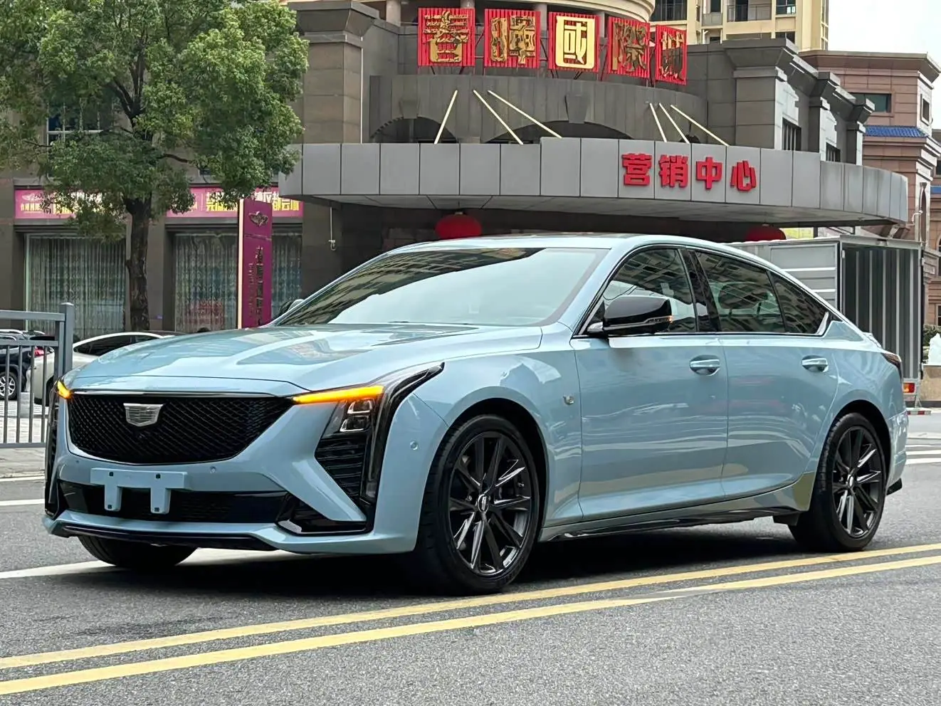 Cadillac CT5 2025 — Фото 1/20