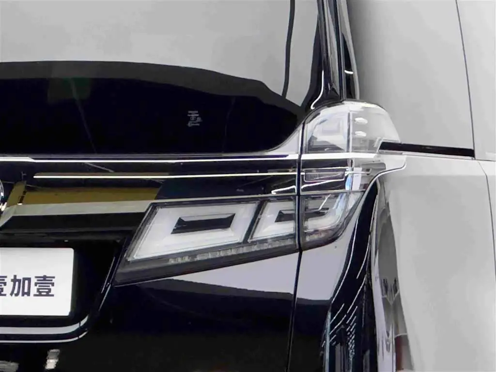 Toyota Vellfire 2022 — Фото 6/20