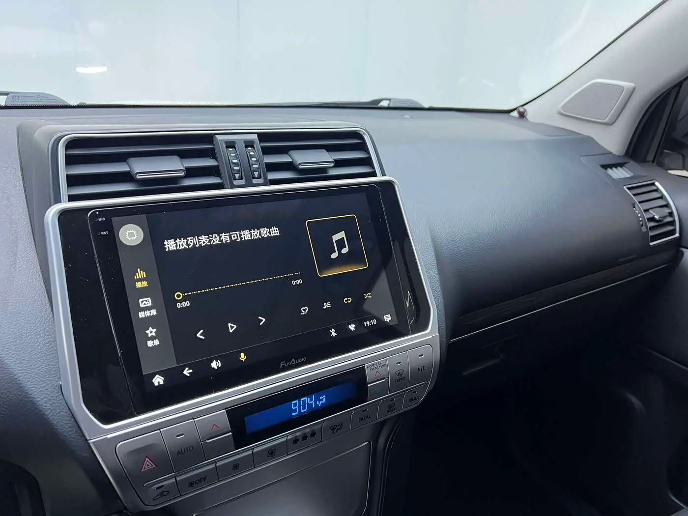 Toyota Prado 2019 — Photo 13/20