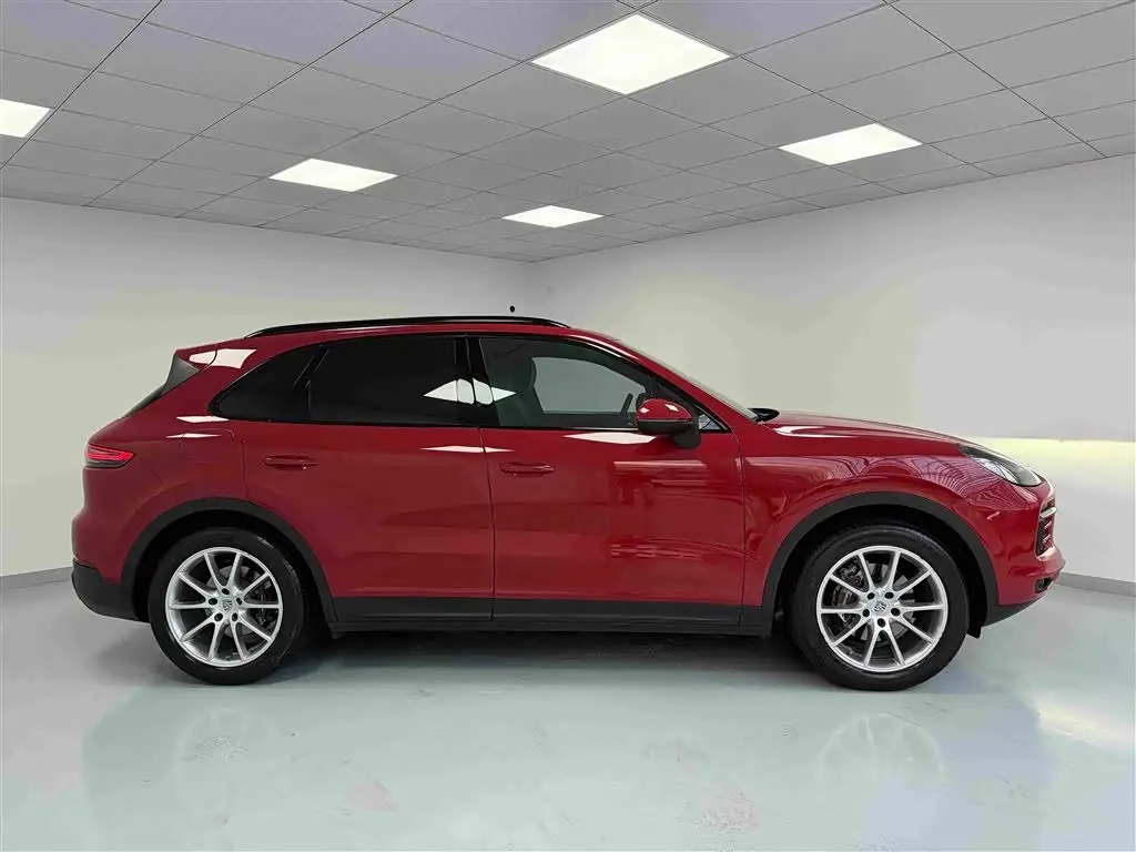 Porsche Cayenne 2021 — Photo 3/20