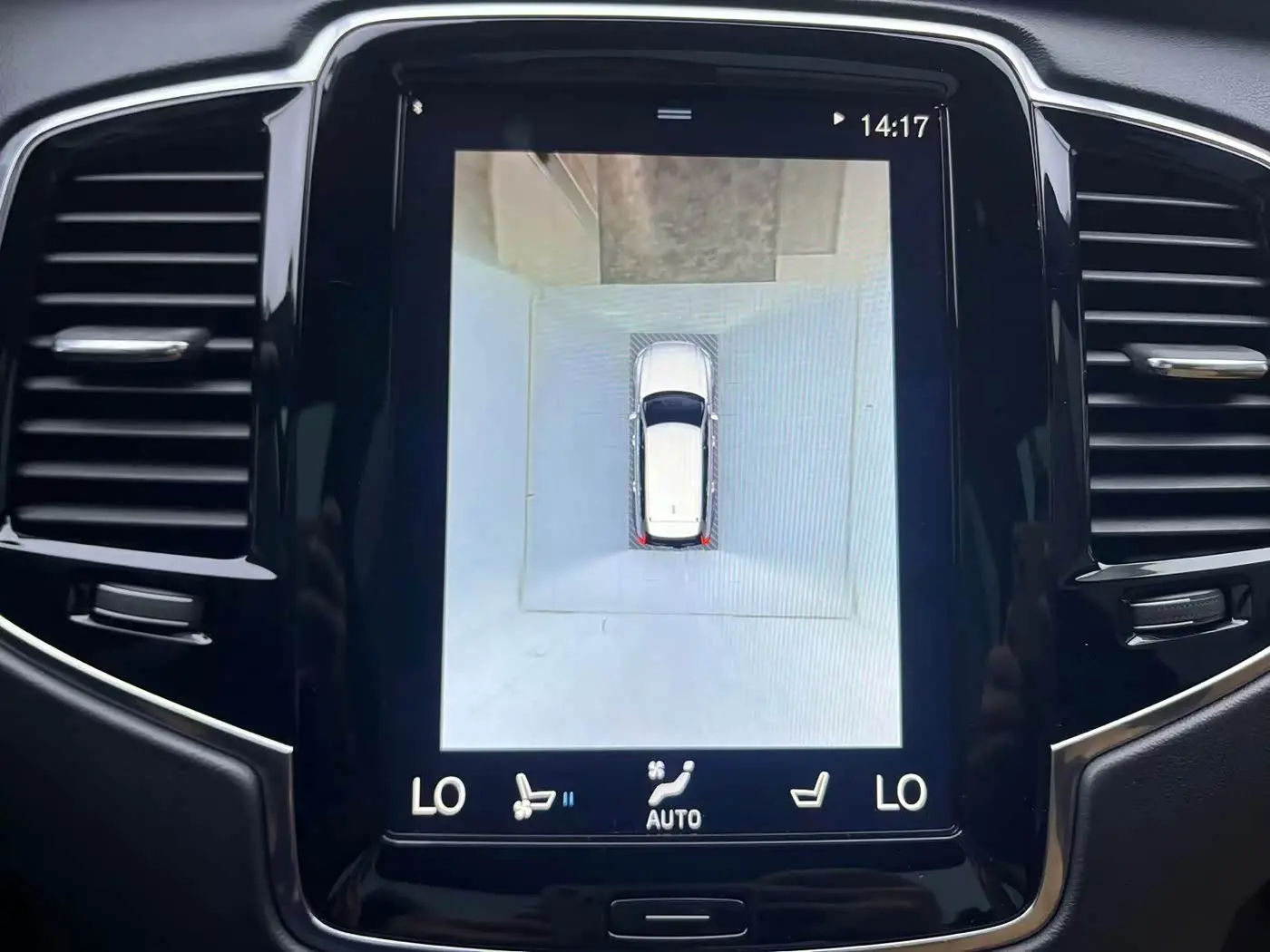 Volvo XC90 2017 — Photo 10/20