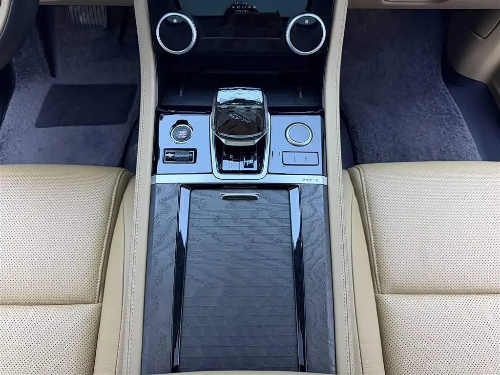 Jaguar XFL 2025 — Photo 18/20