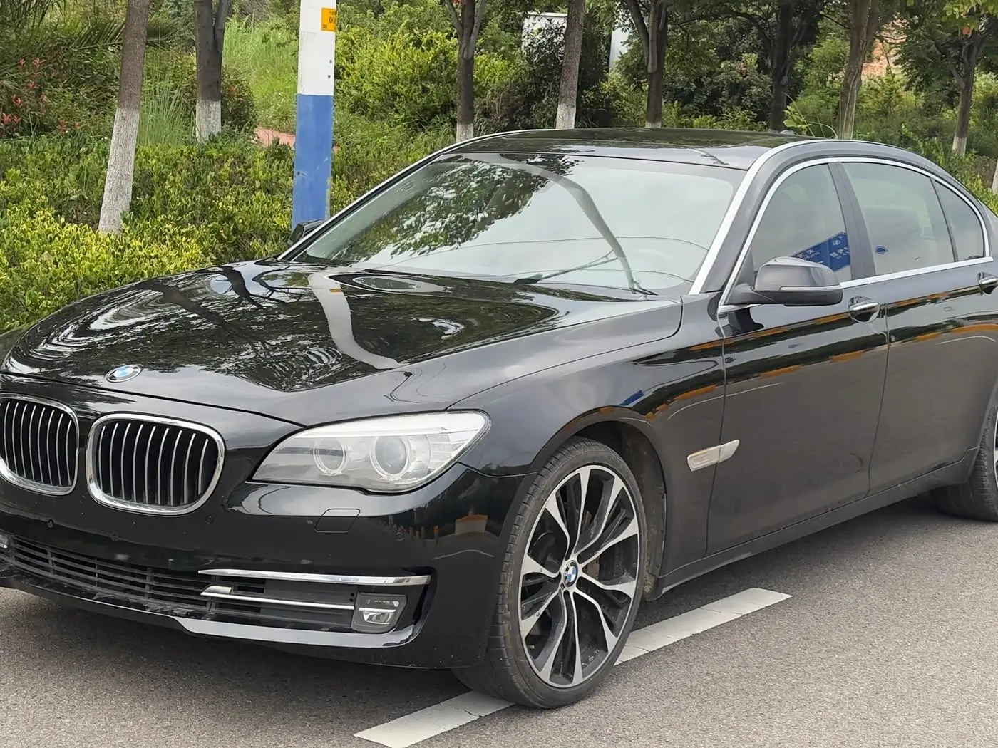 BMW 7 Series 2015 — Photo 3/15