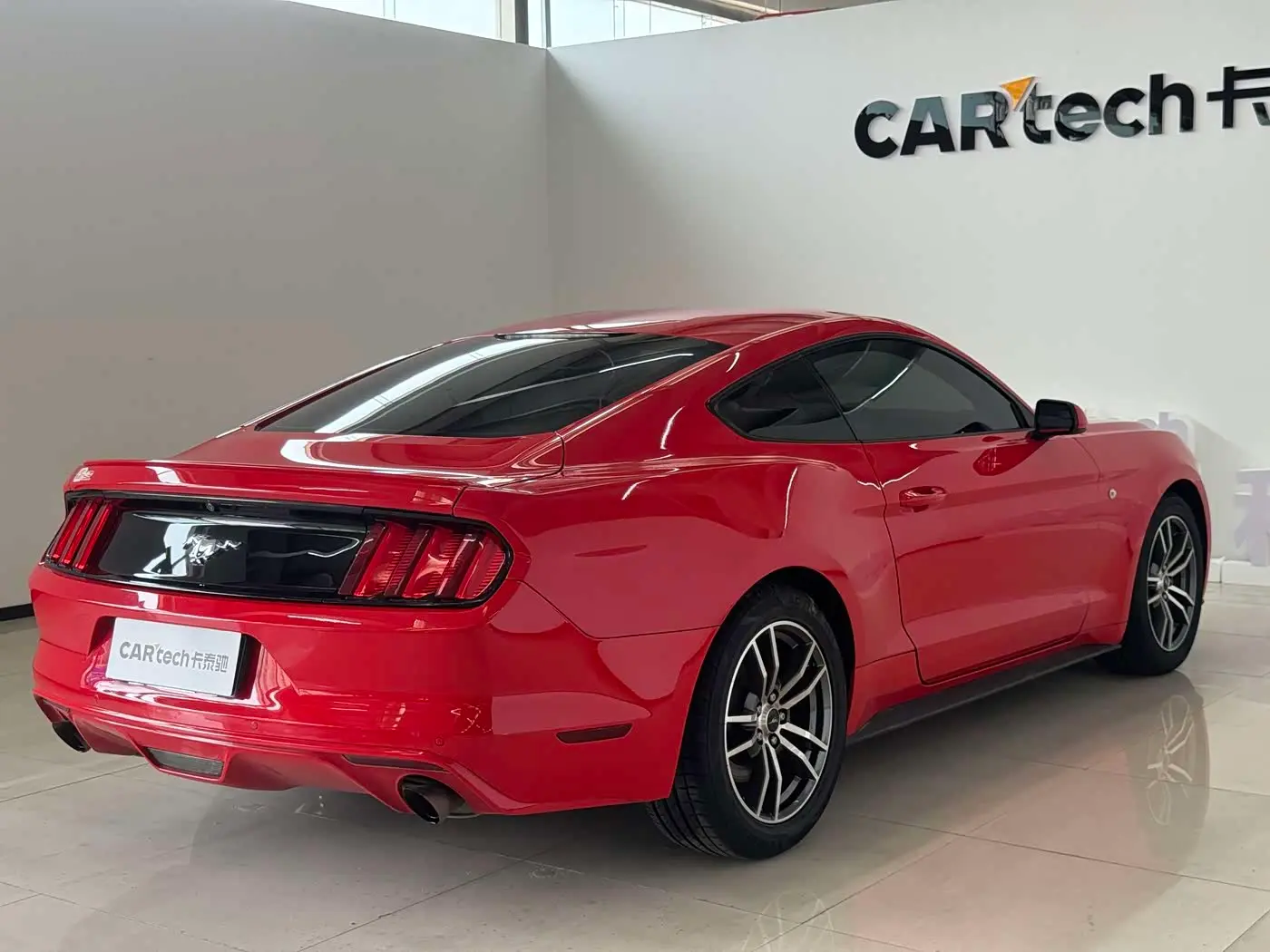 Ford Mustang 2017 — Photo 7/18