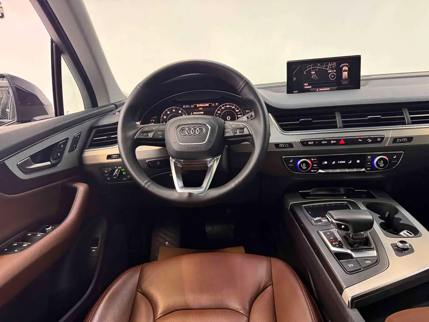 Audi Q7 2019 — Photo 9/20