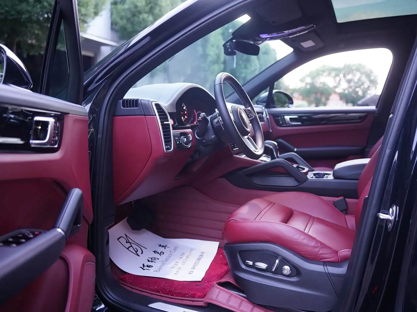 Porsche Cayenne 2021 — Photo 12/20